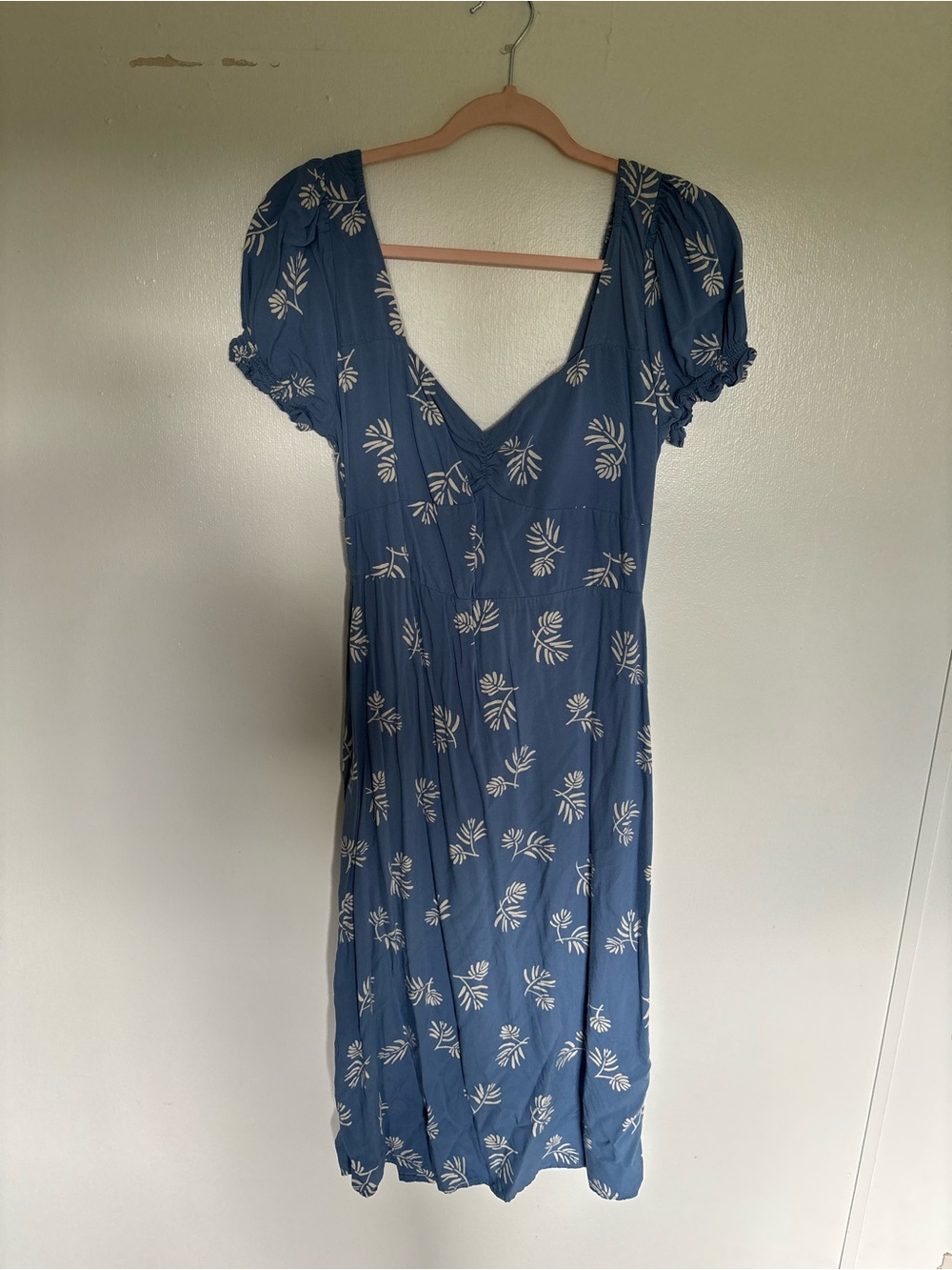Billabong Blue Floral V‑Neck Puff Sleeve Midi Dress